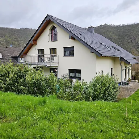 Haus Kleeblatt Guest house